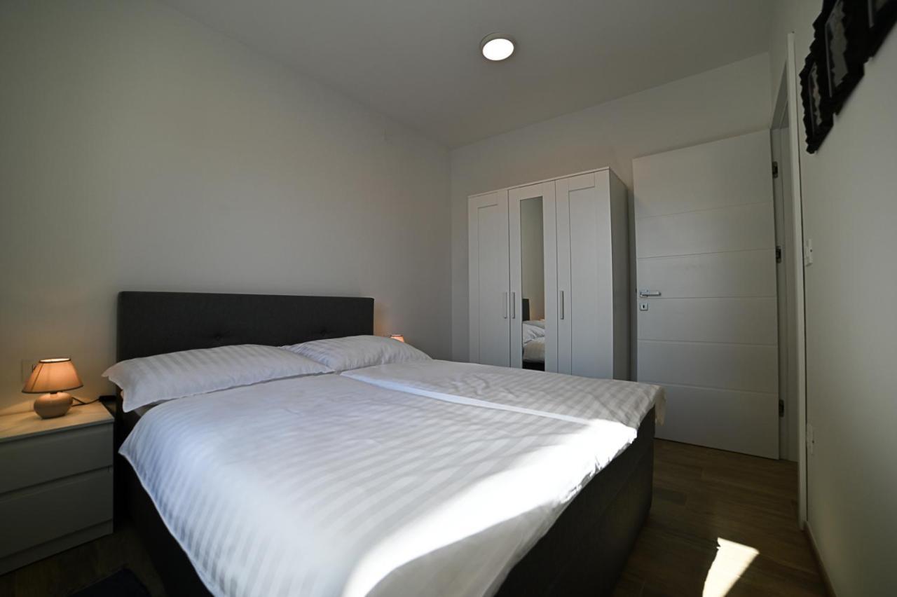 Apartment Perlitto Cres Bagian luar foto