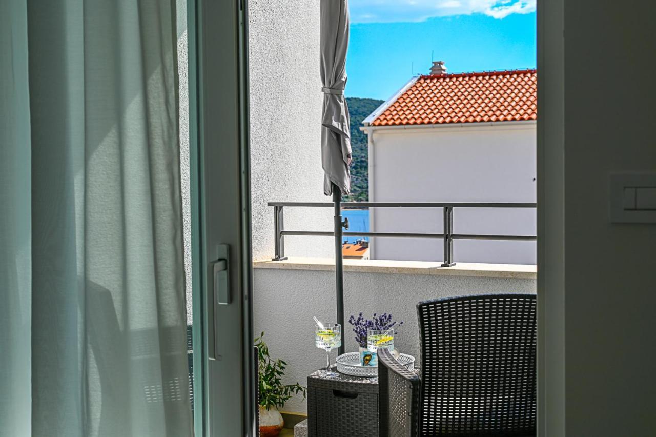 Apartment Perlitto Cres Bagian luar foto